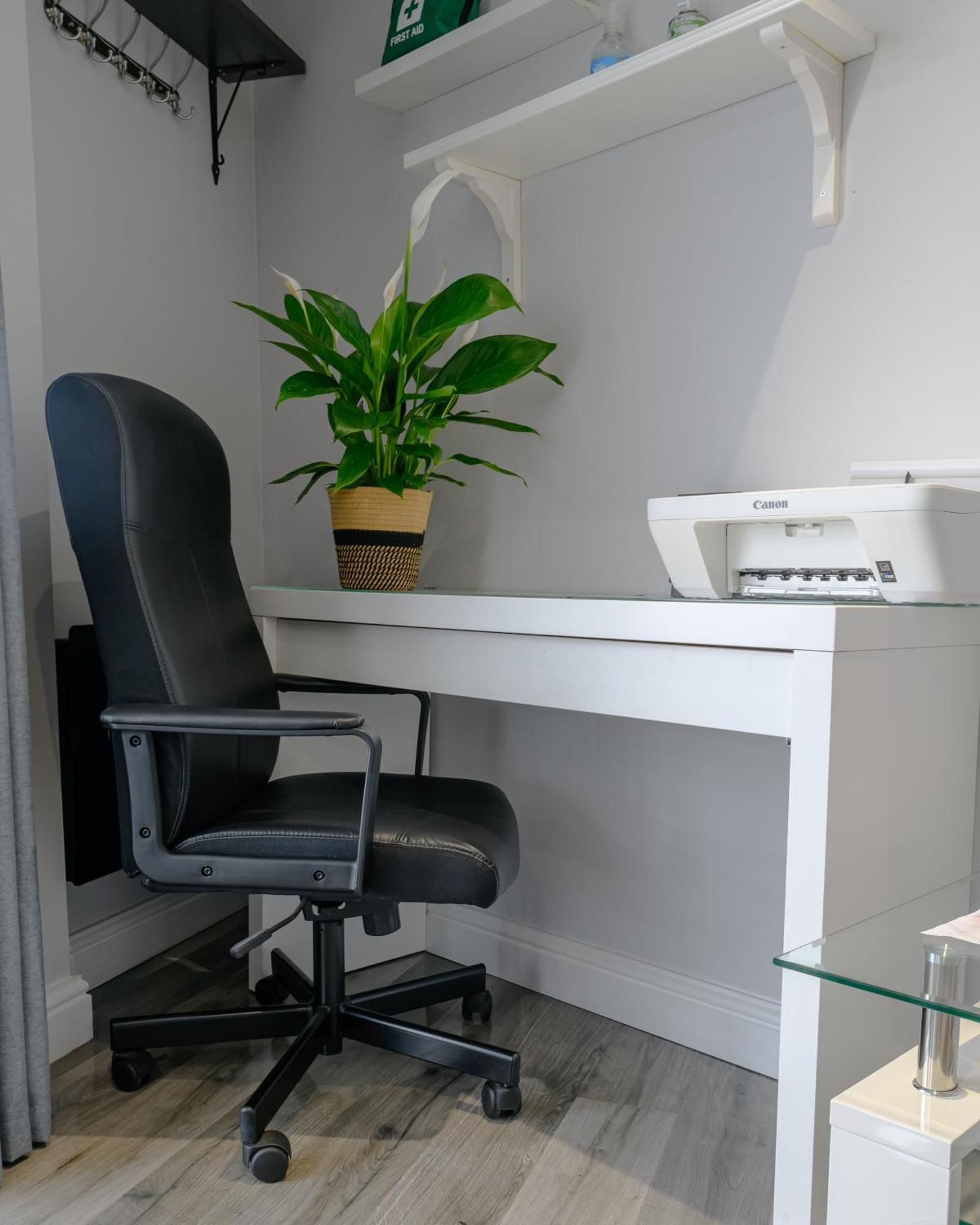 Luxury One Bedroom Guesthouse M6, Junction 10 Walsall Willenhall エクステリア 写真